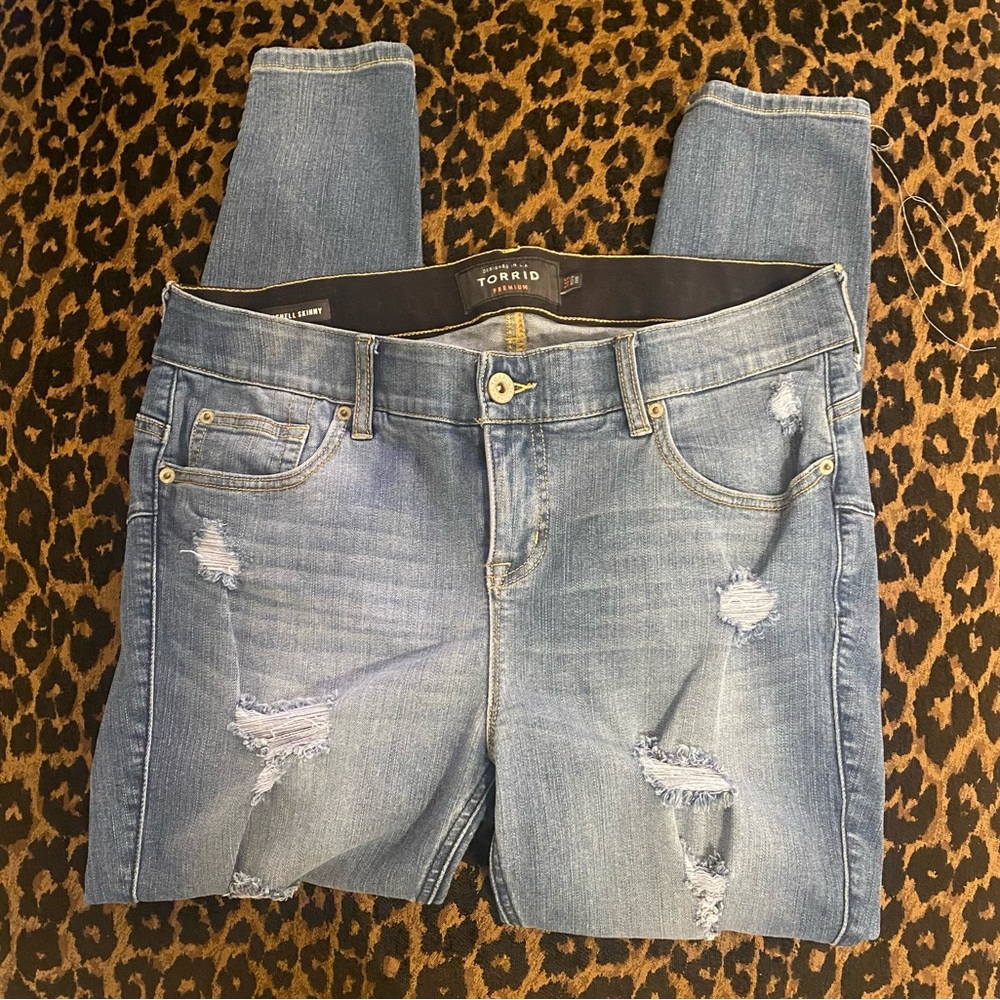 TORRID PREMIUM Bombshell Skinny Distressed Jean